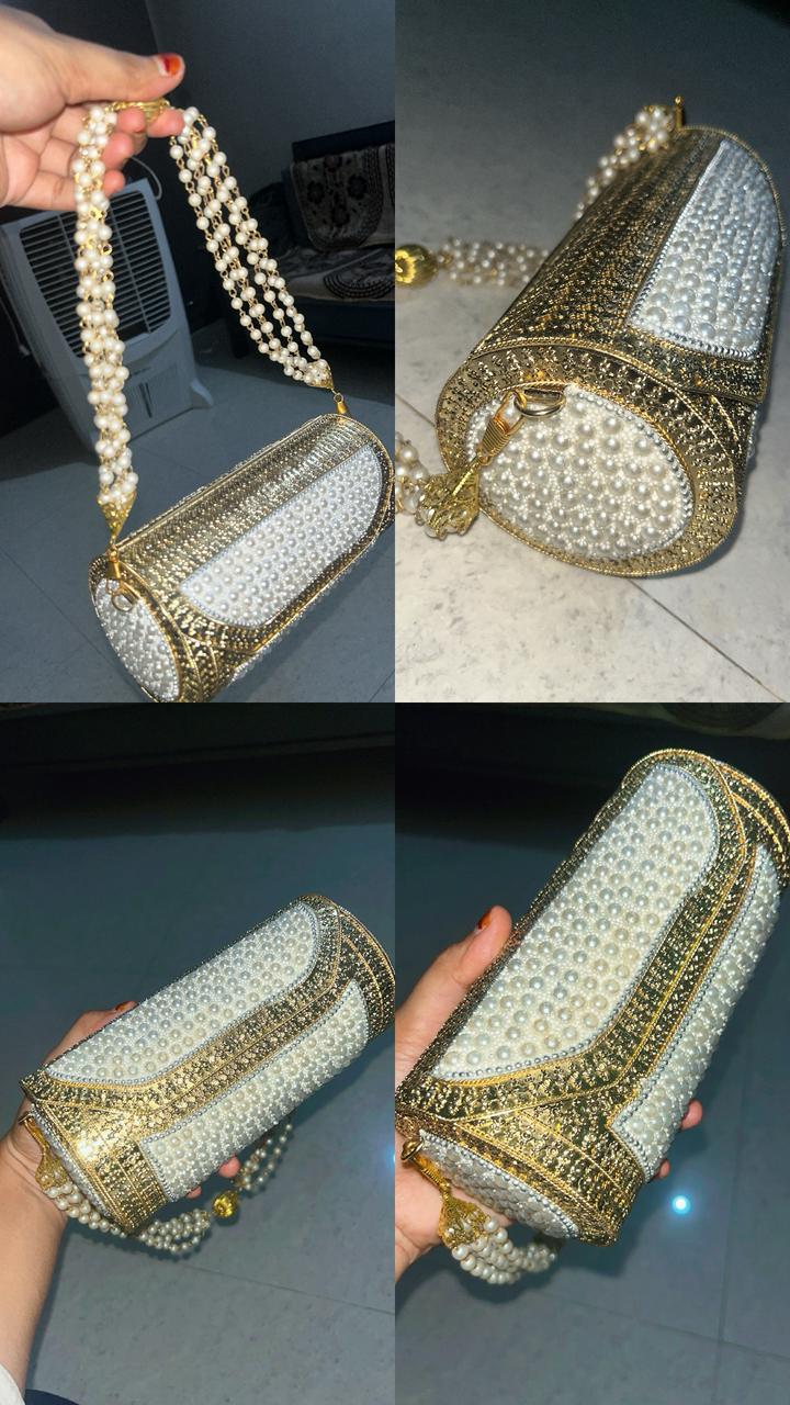 Round Shape Iron Pearl Purse