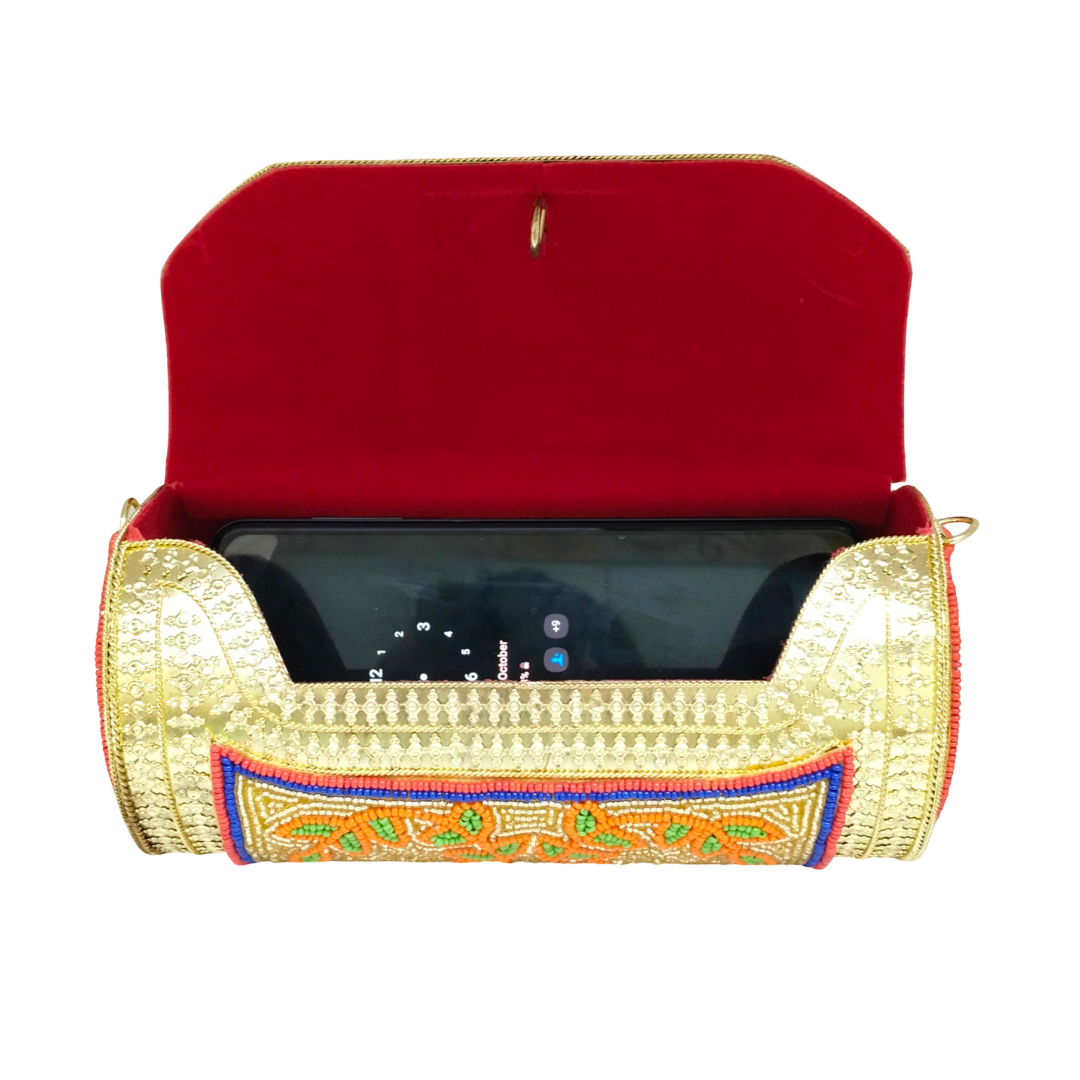 Round Shape Leave Embroidery Iron Purse