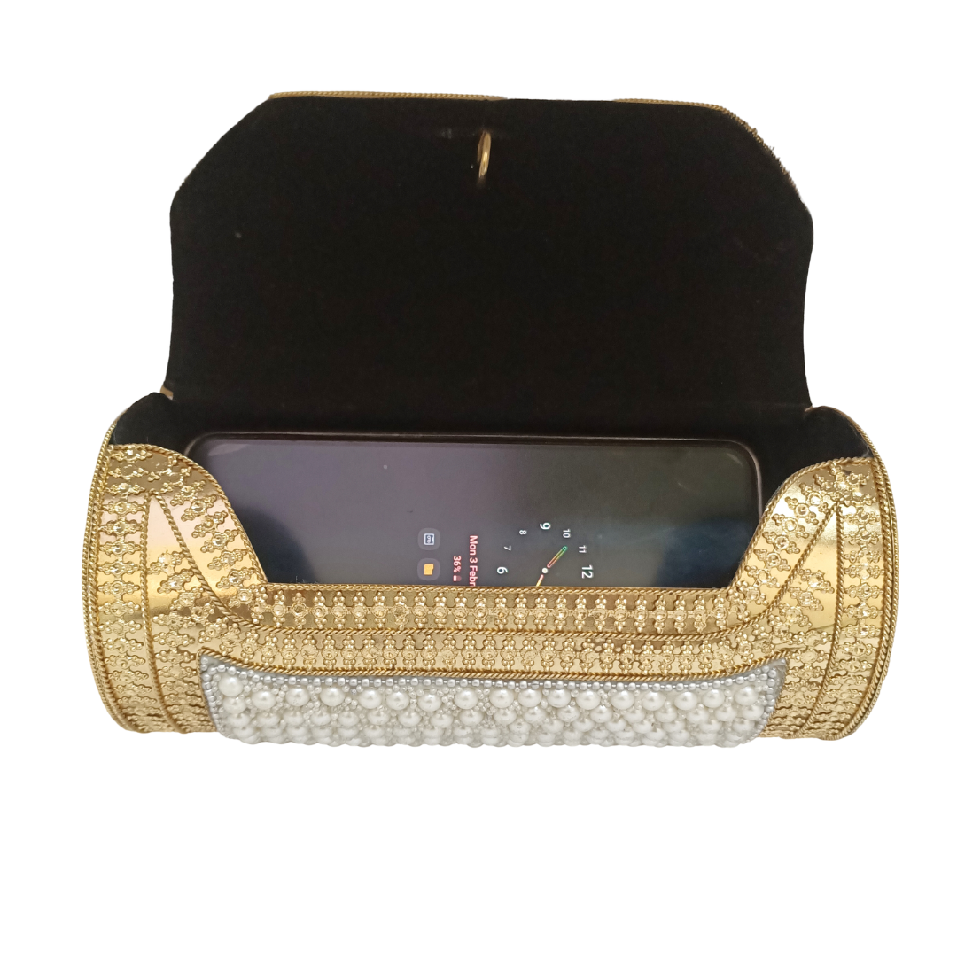 Round Shape Iron Pearl Purse